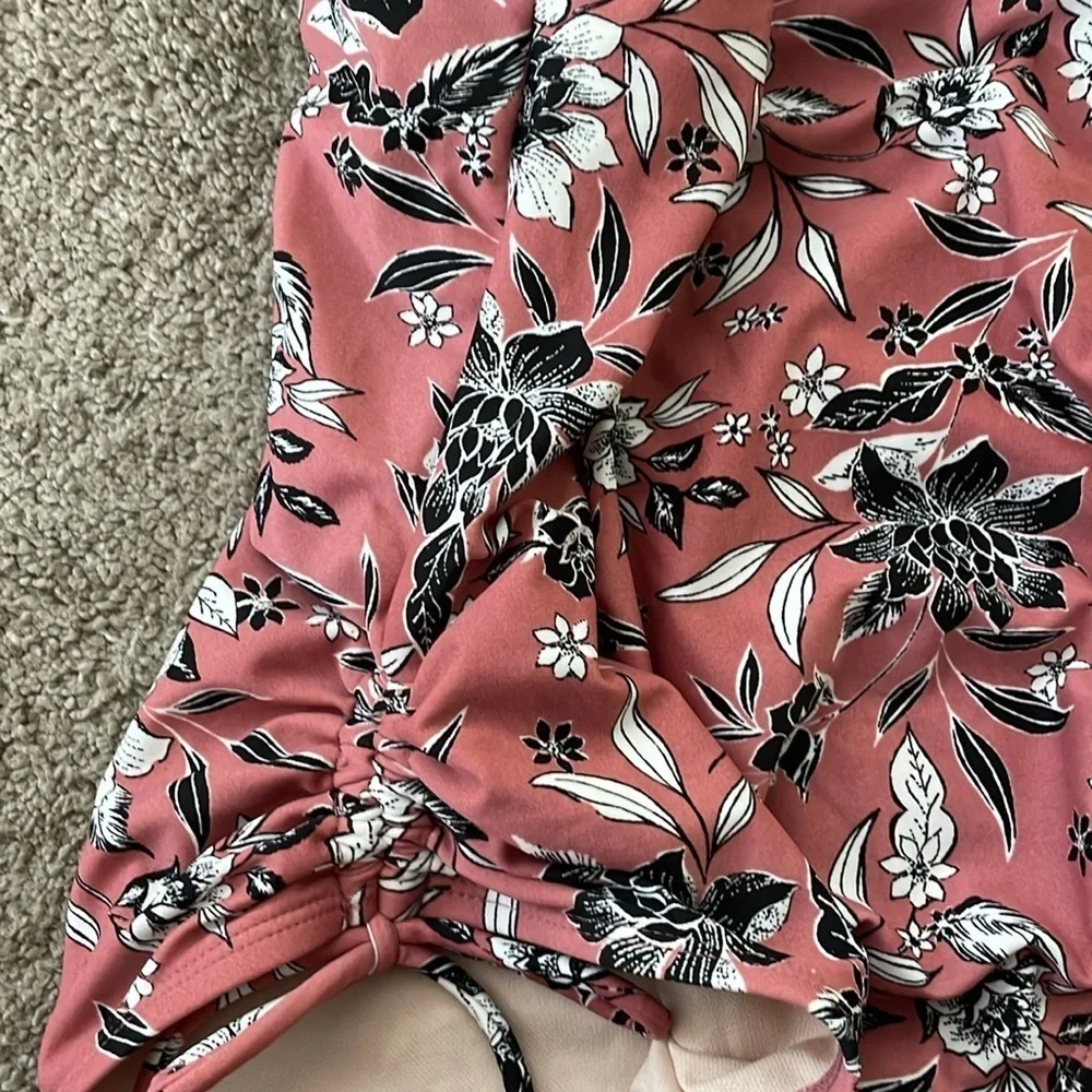 Kona Sol One Piece Swim‎ Suit